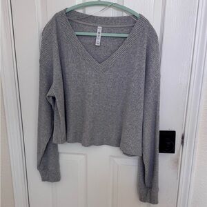 Alo yoga cropped grey muse V-neck pullover